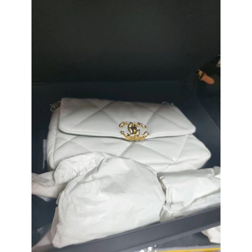 Chanel Women Pre-Loved Bag Brand New Condition